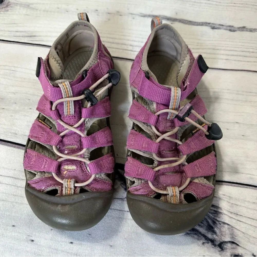 Keen Youth Size 5 Purple Newport H2 Trail Hiking Sandals Youth Water Shoes‎